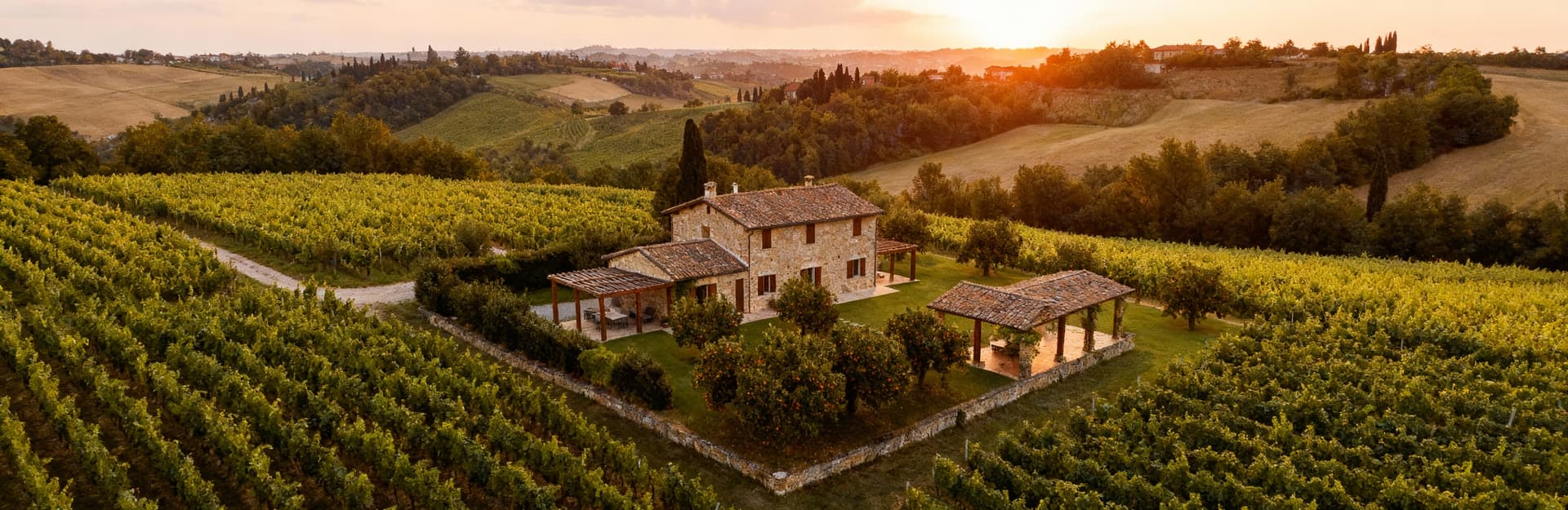 Charming rustic properties for sale in Asti's countryside, showcasing beautiful landscapes and traditional Monferrato architecture.