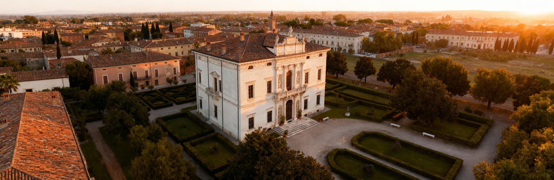 Charming villas for sale in Mantova's countryside, surrounded by breathtaking landscapes and rich cultural heritage.