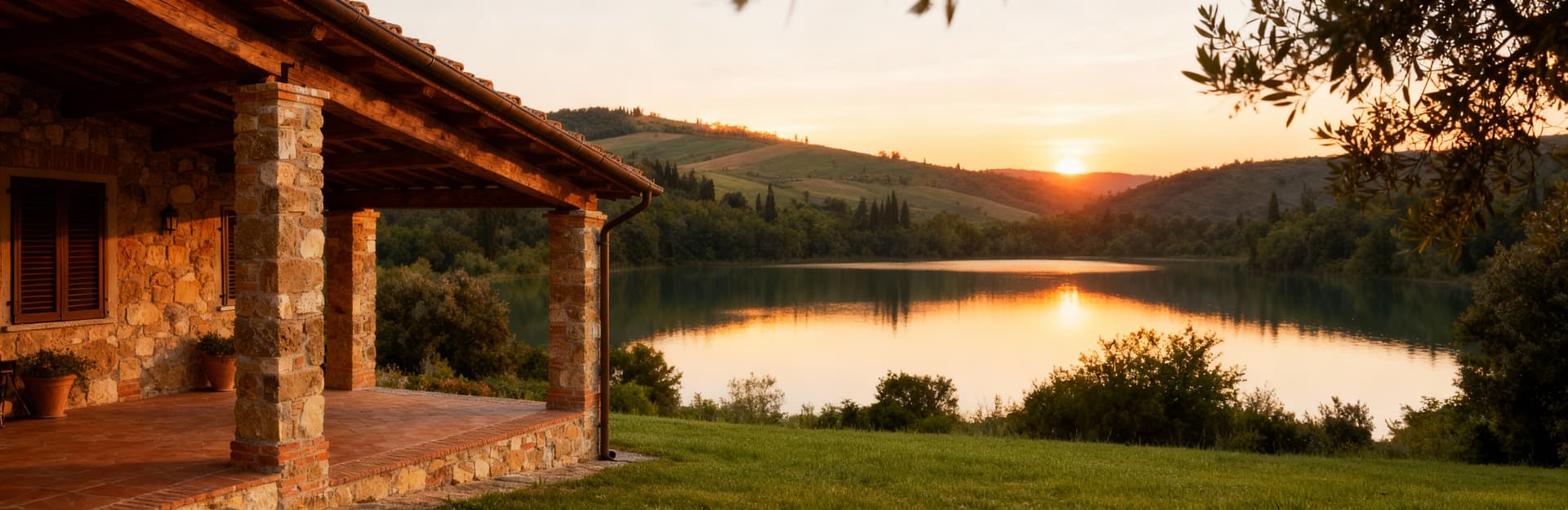 Elegant villas for sale in Siena's city area, showcasing stunning Tuscan landscapes and rich historical architecture.