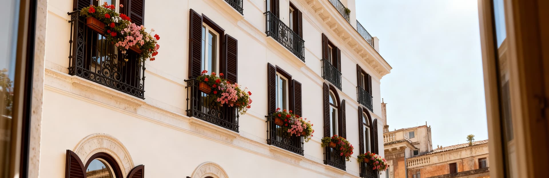 Luxurious villas for sale in Rome, Lazio, showcasing elegant architecture, private gardens, and stunning views in a vibrant area.