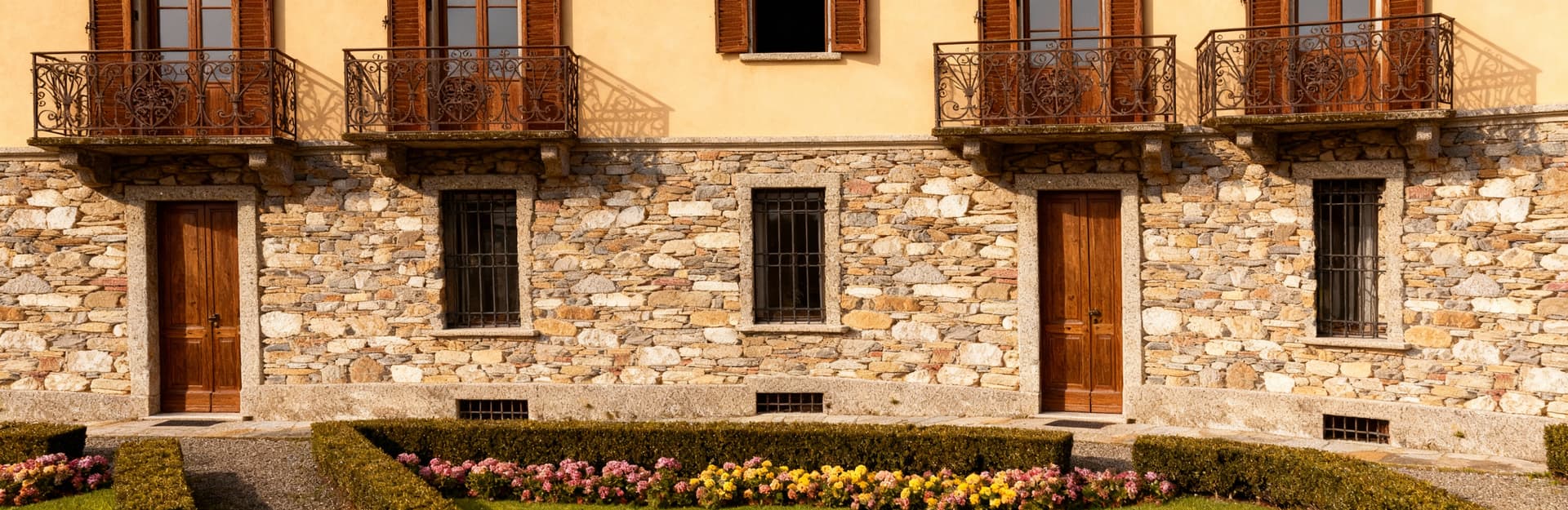 Charming rustic homes for sale in the picturesque countryside of Asti, Piemonte, perfect for embracing rural life.