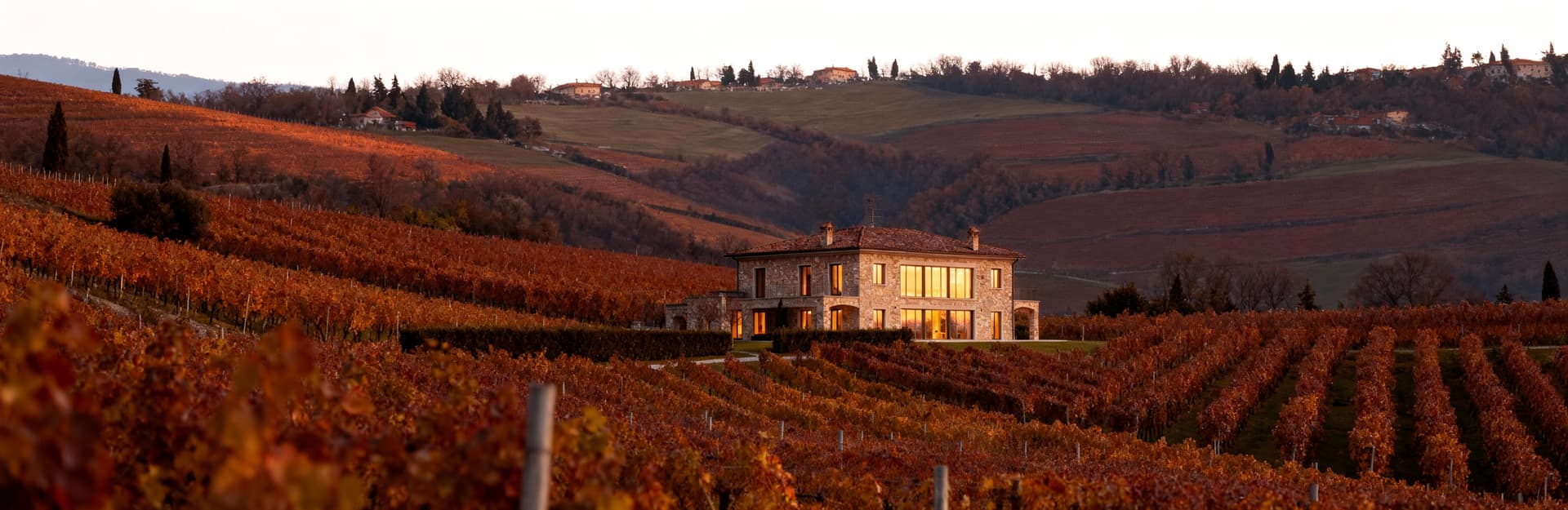 Charming agricultural properties for sale in Cuneo, Piedmont, nestled among scenic hills and vineyards.