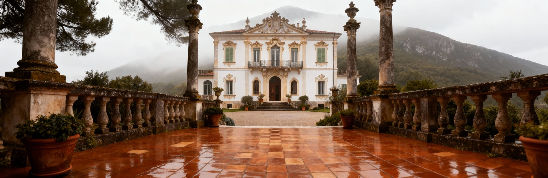 Elegant villas for sale in the stunning Verbano-Cusio-Ossola area of Piemonte, surrounded by beautiful lakes and mountains.