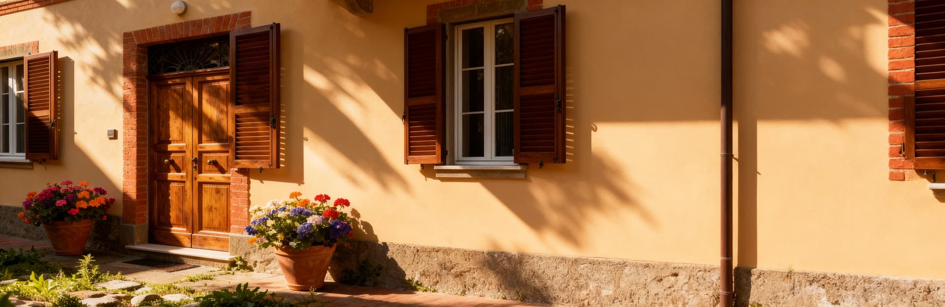 Luxurious villas for sale in Florence's countryside, surrounded by stunning landscapes, olive groves, and vineyards.