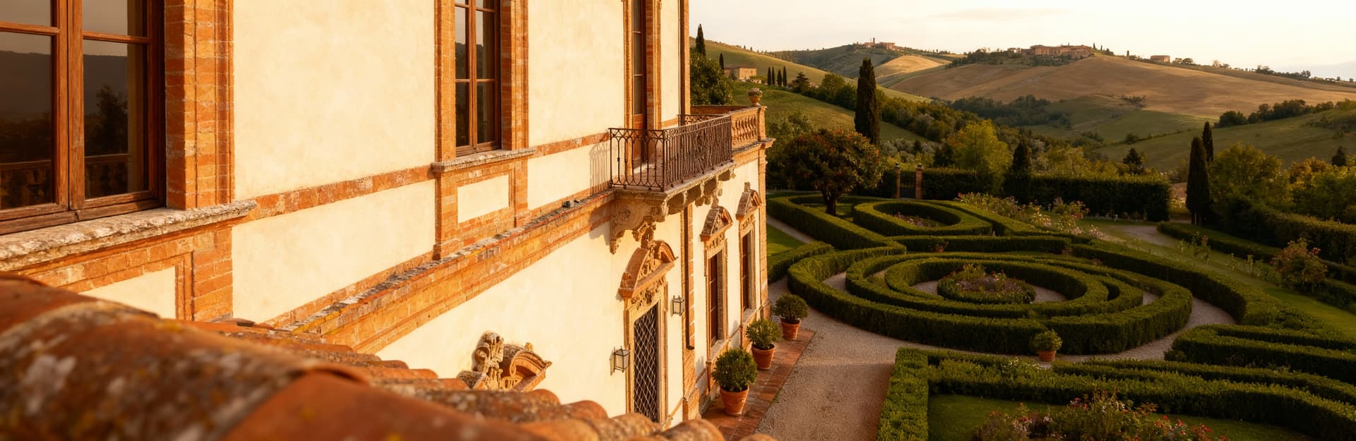 Luxury properties for sale in the scenic Macerata countryside, blending elegance with historical charm and stunning views.