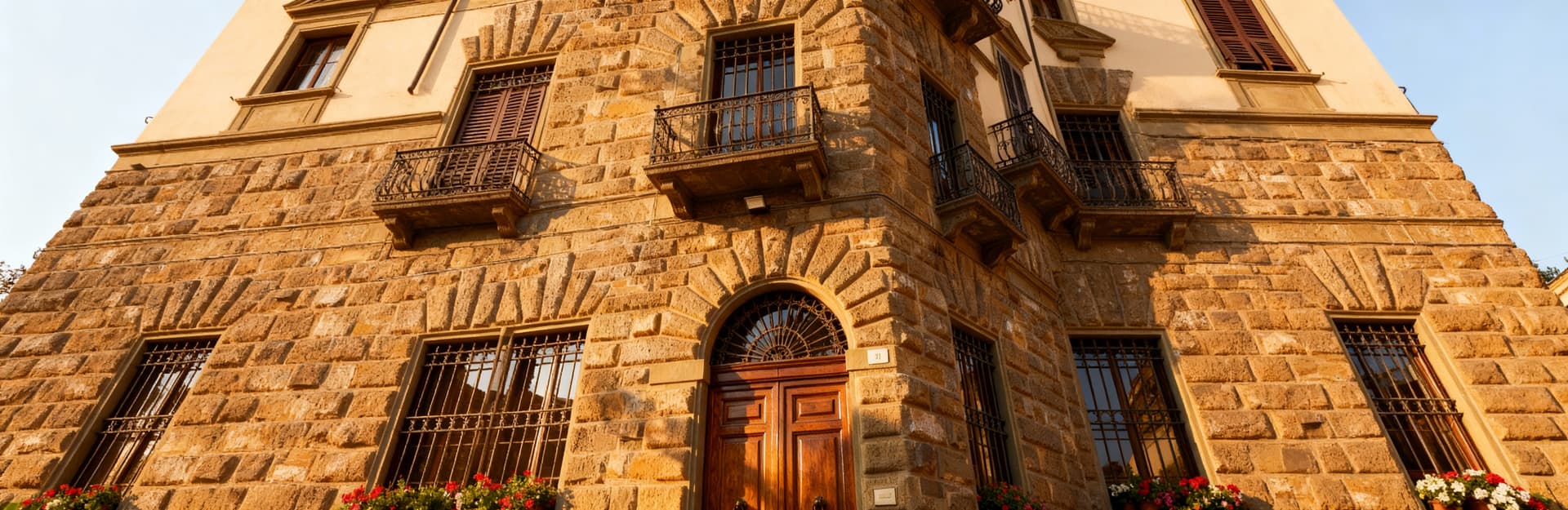 Elegant villas for sale in Pistoia's historic city center, surrounded by lush hills and rich cultural heritage.