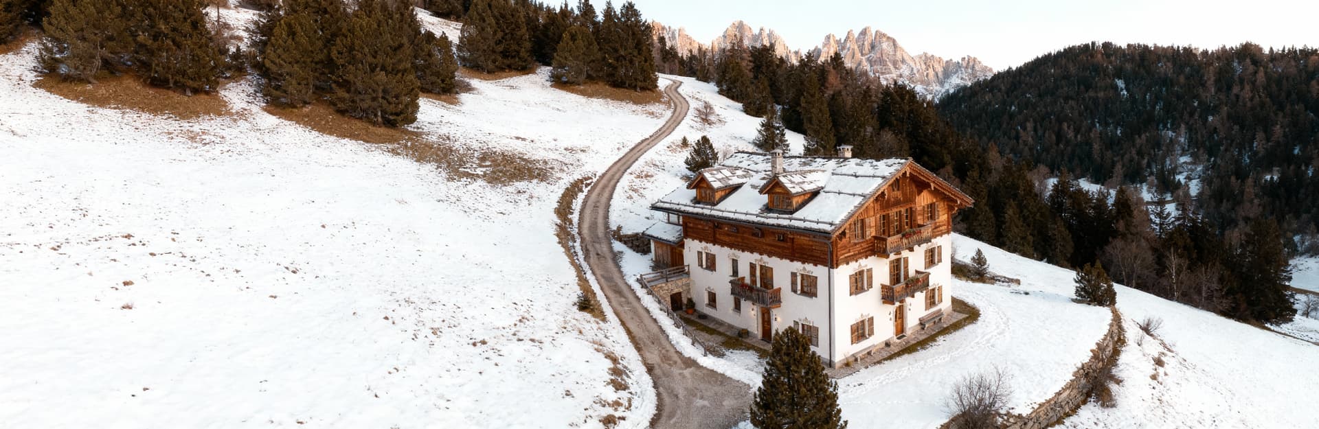 Luxury properties for sale in Trentino-Alto Adige's countryside, featuring stunning views and exclusive living options.
