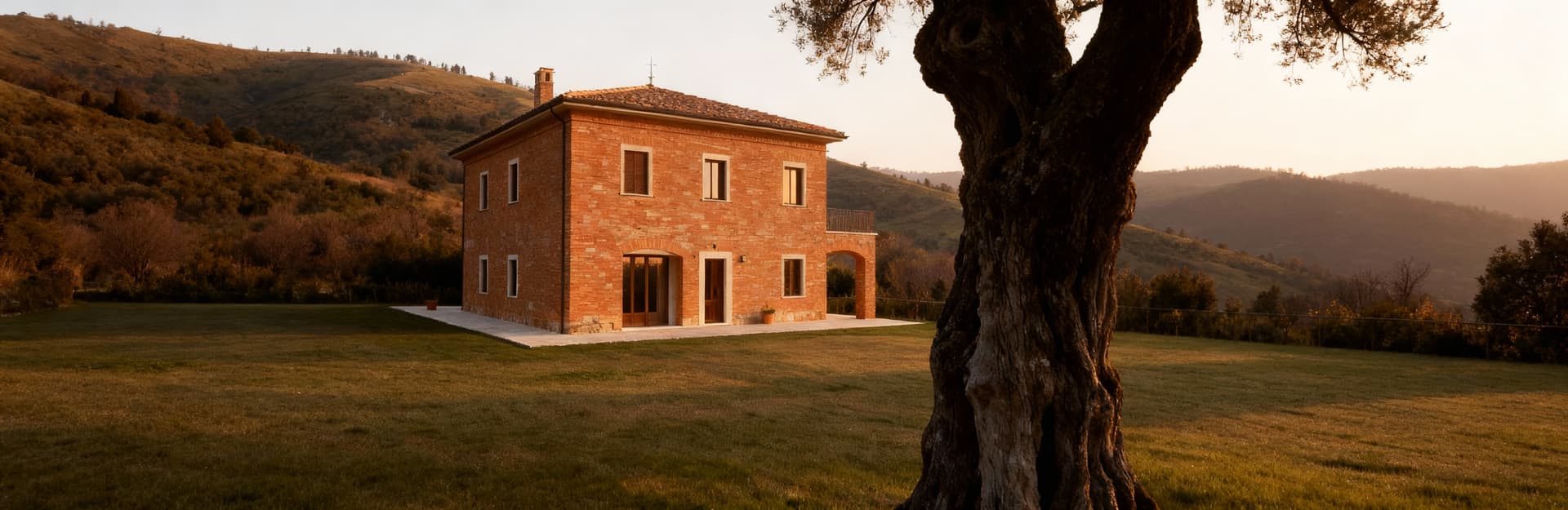 Luxury apartments for sale in Como's Lake District, featuring stunning views and elegant architecture amidst breathtaking landscapes.