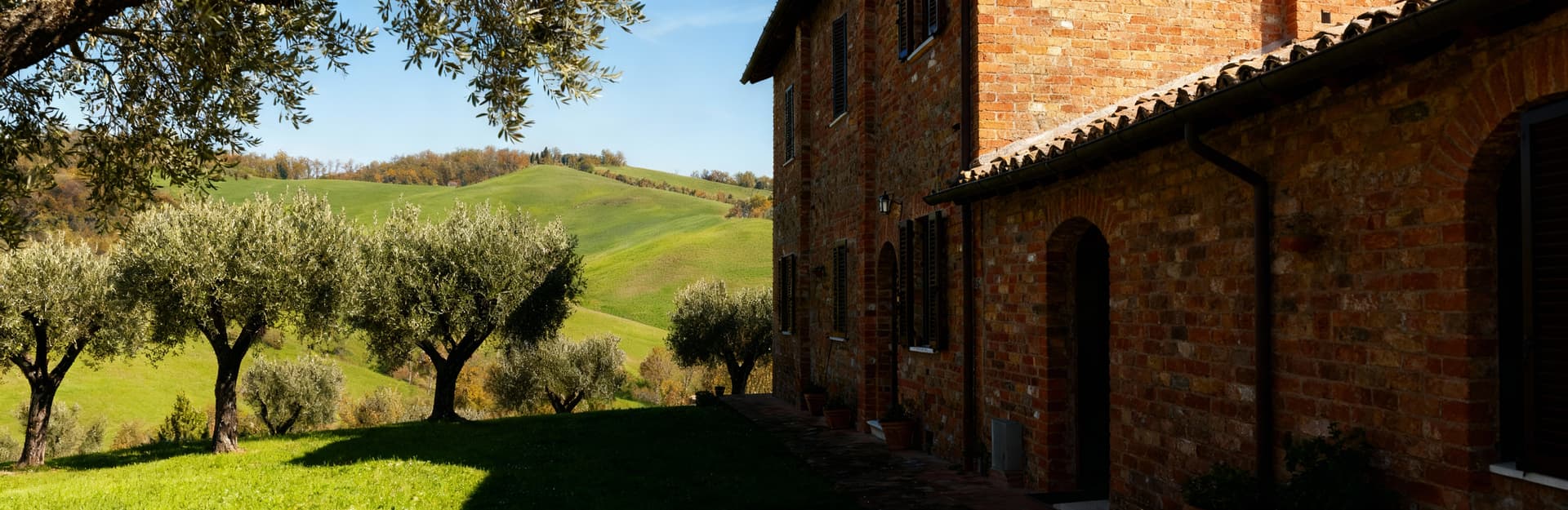 Rustic properties for sale in Bologna's countryside, Emilia Romagna, featuring stunning landscapes and charming rural living.