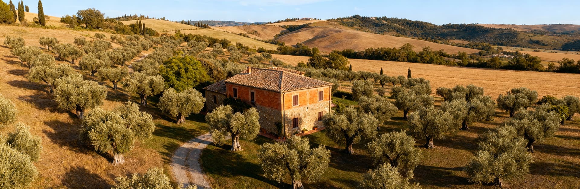 Luxury apartments for sale in Rome's countryside, featuring elegant villas, panoramic penthouses, and historic homes amidst stunning landscapes.