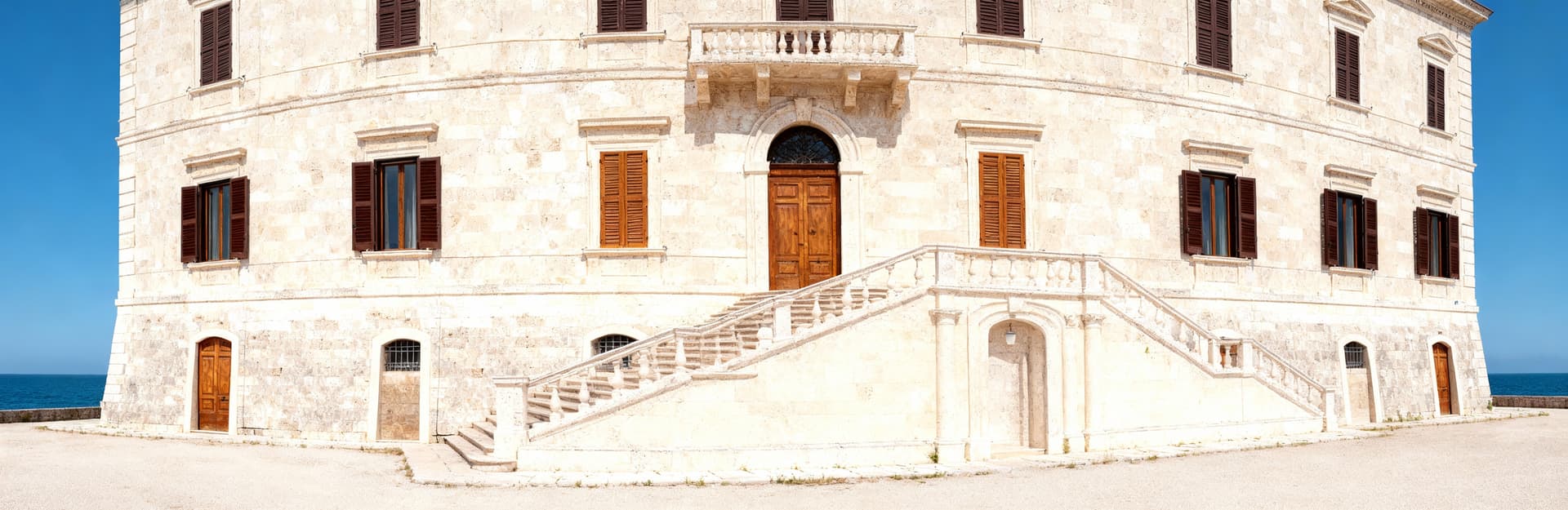 Historic buildings for sale in Ancona, a picturesque coastal city with rich architecture and breathtaking sea views.