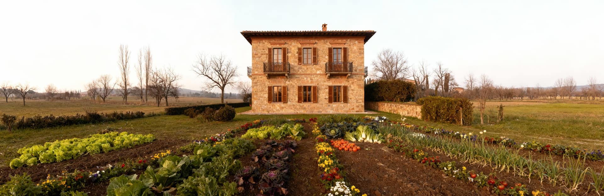 Luxury country villas for sale in Bologna countryside, ideal for those seeking charm and serenity.