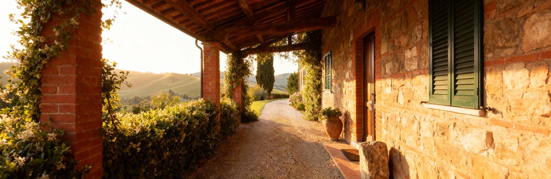 Charming rural homes for sale in Siena, showcasing a blend of tradition and modern comfort in beautifully renovated settings.