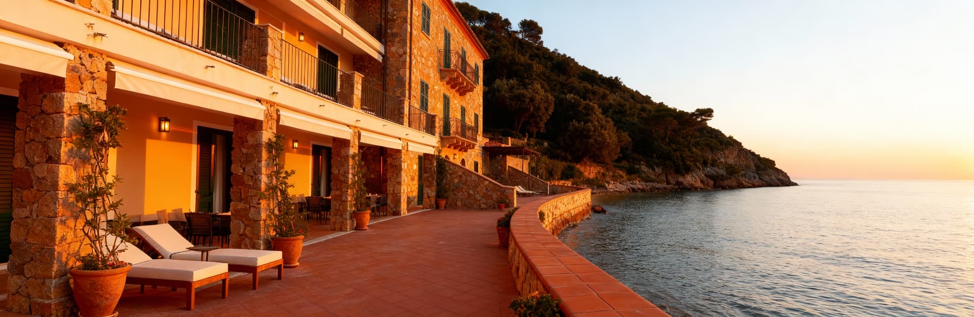 Luxurious hotels for sale in Elba Island, Tuscany, featuring stunning beaches, rich culture, and breathtaking landscapes.