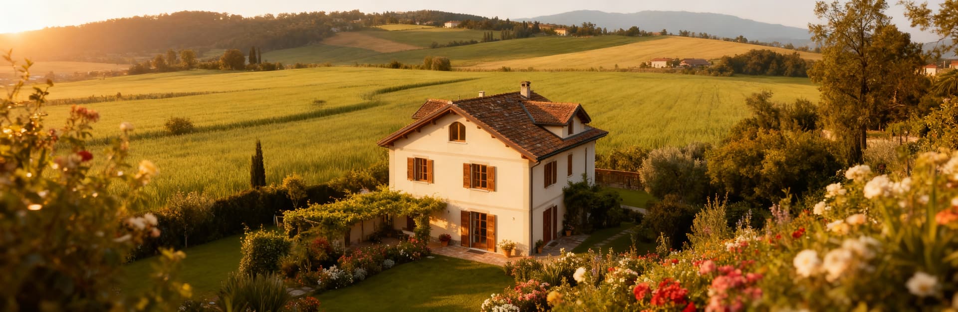 Independent houses for sale in the scenic countryside of Piedmont, providing privacy and nature close to amenities.