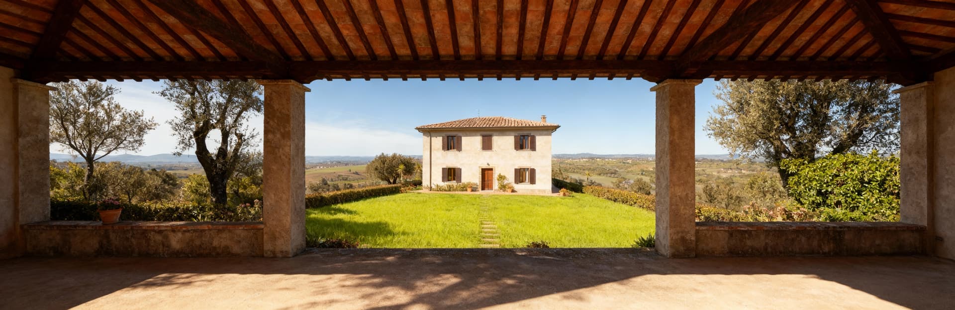 Independent homes for sale in Viterbo's countryside, featuring spacious gardens and scenic rural views, perfect for a serene lifestyle.