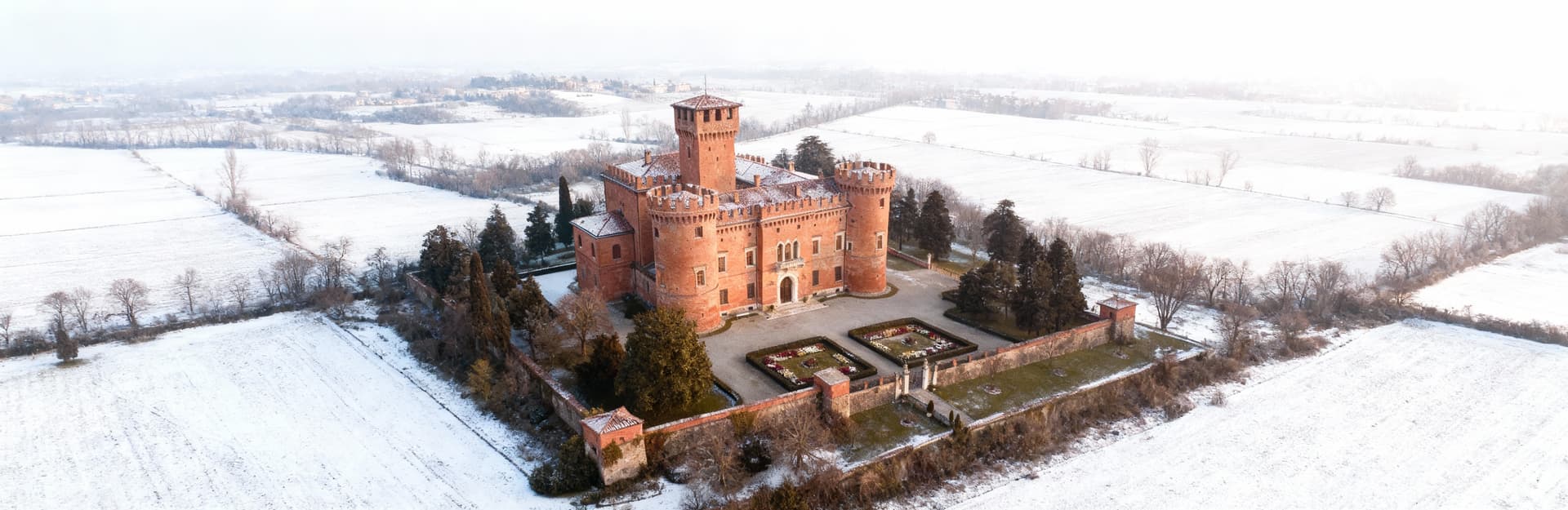 Stunning apartments for sale in the picturesque Marche region, Pesaro and Urbino, featuring scenic countryside and rich culture.