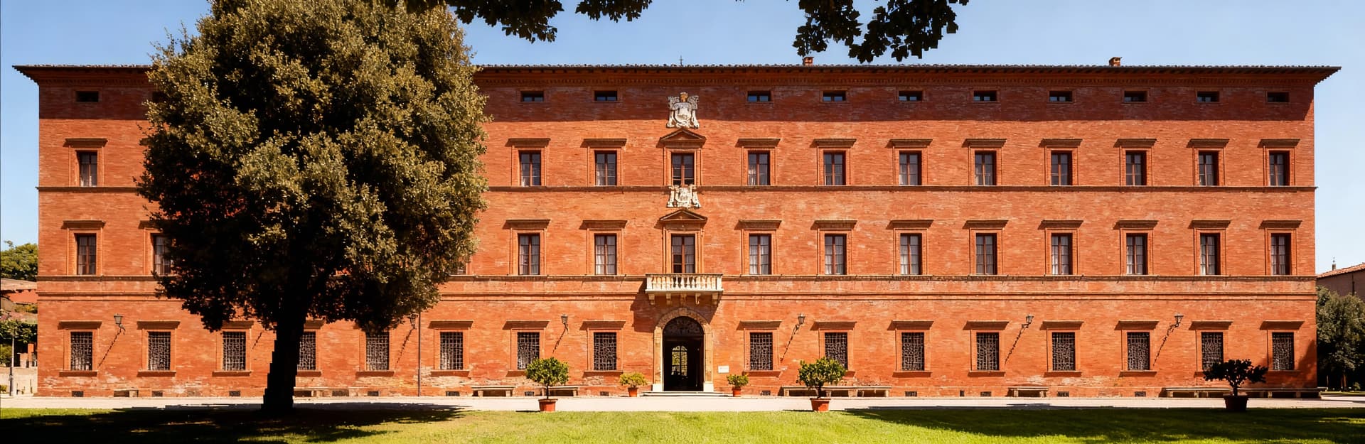 Noble palaces for sale in Arezzo city, embodying elegance and architectural heritage.