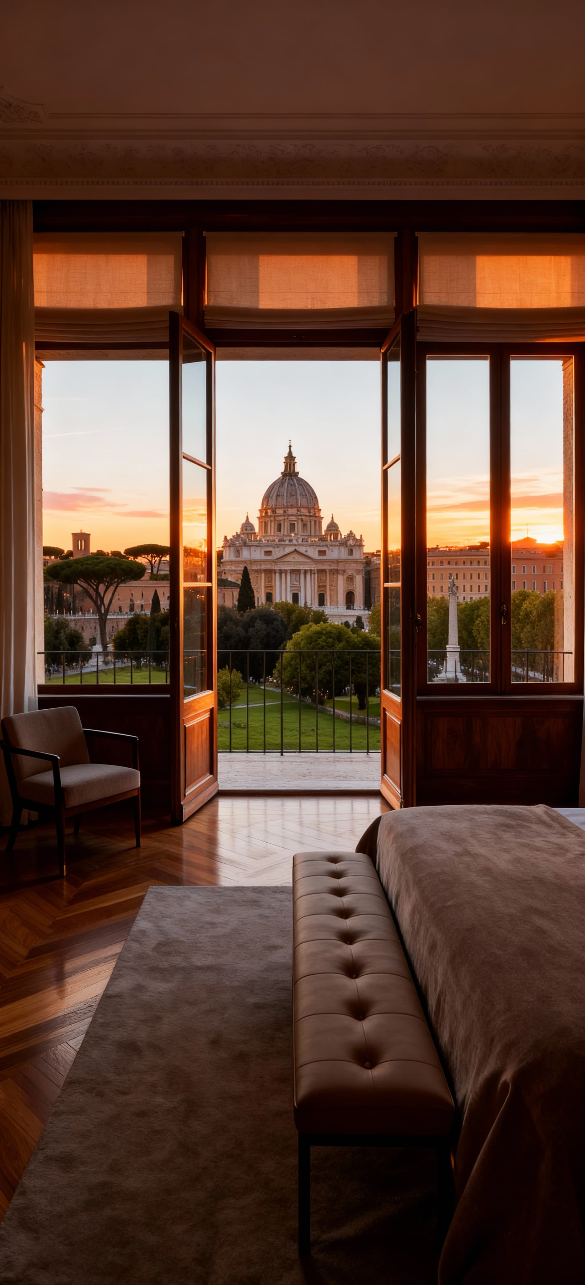 Elegante appartamento di lusso a Roma con vista su monumenti storici, interni raffinati e luce del tardo pomeriggio.