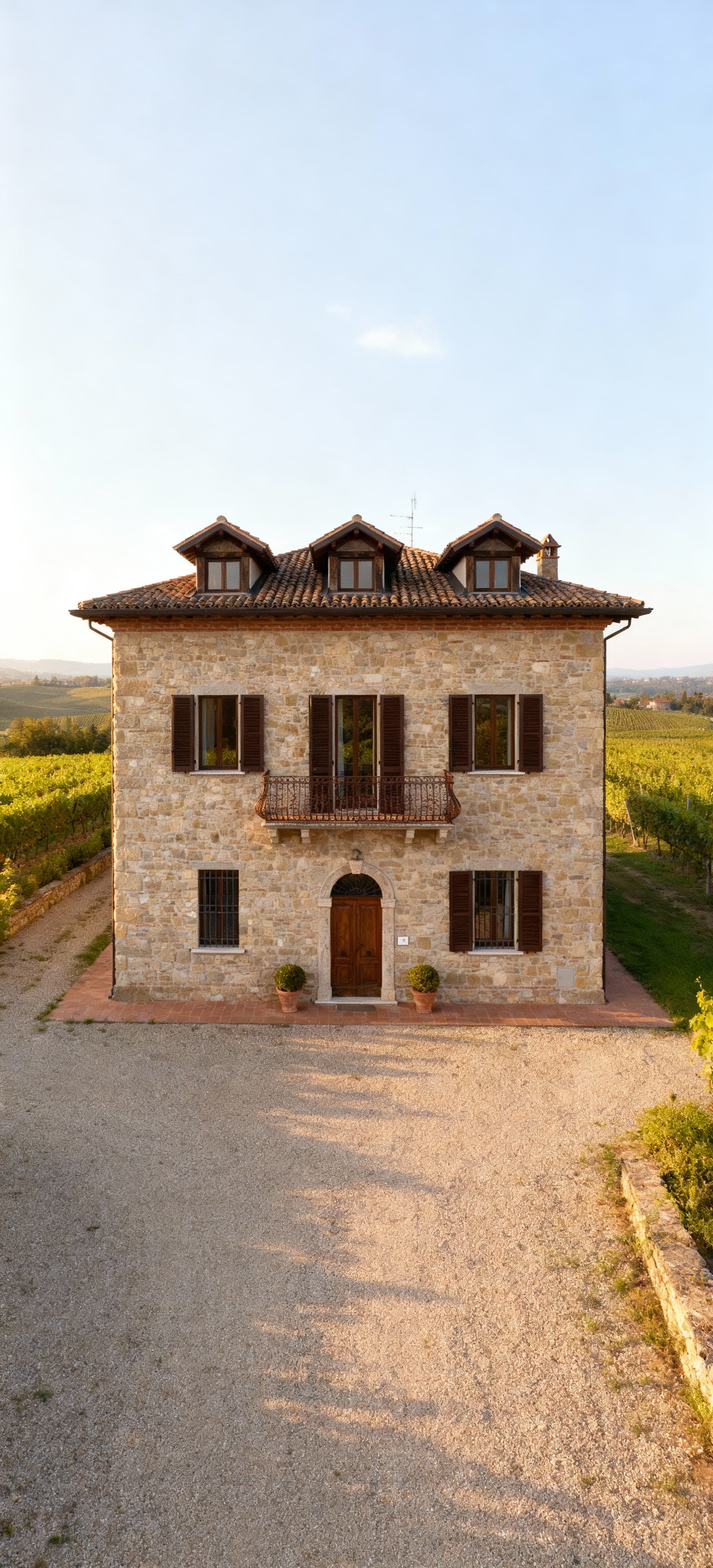 Luxury villas for sale in the UNESCO-listed hills of Monferrato and Langhe, nestled in the heart of Piemonte's wine region.