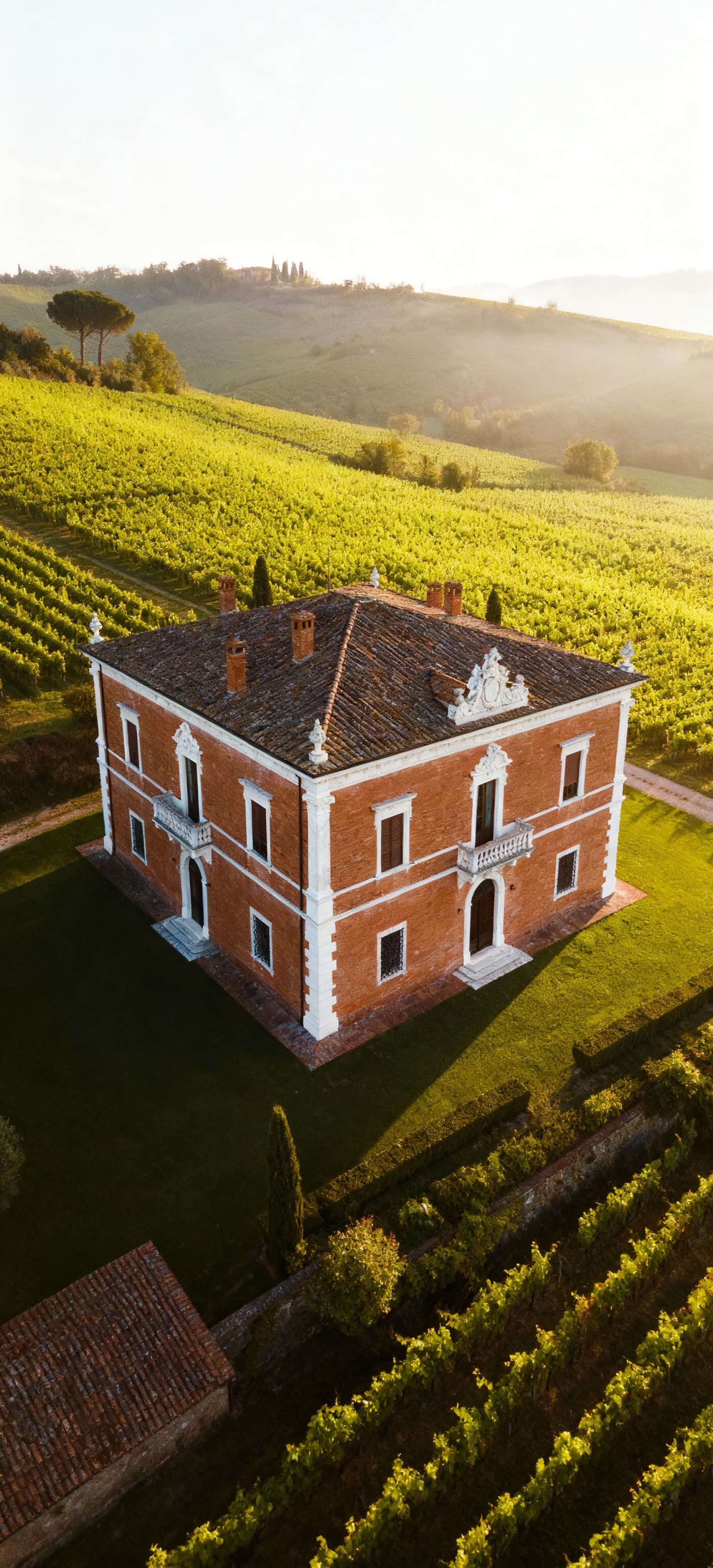 Charming countryside properties for sale in Prato, featuring historic villas amidst Carmignano's vineyards and rolling hills.