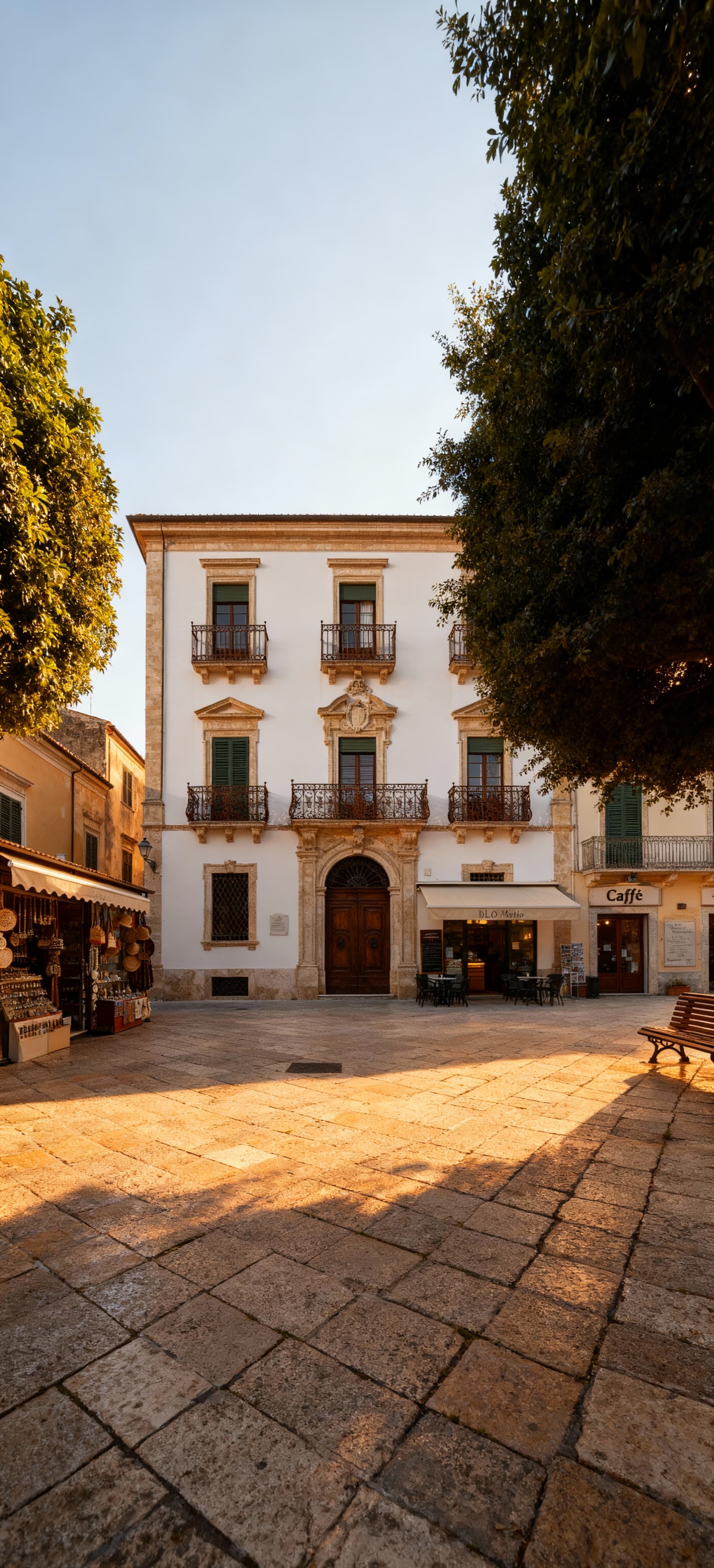 Elegant villas for sale in Piedmont's Città, surrounded by scenic hills, vineyards, and rich cultural heritage.