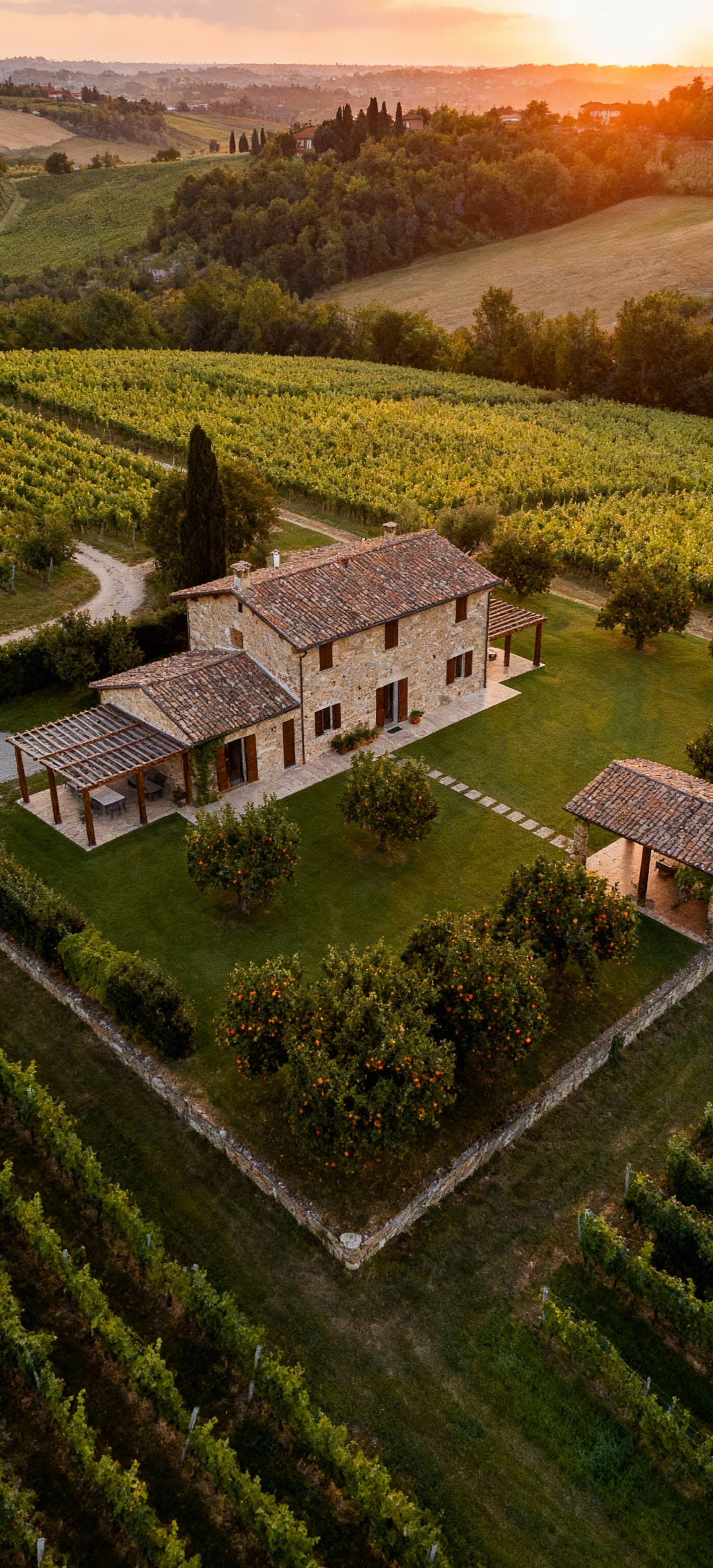 Charming rustic properties for sale in Asti's countryside, showcasing beautiful landscapes and traditional Monferrato architecture.