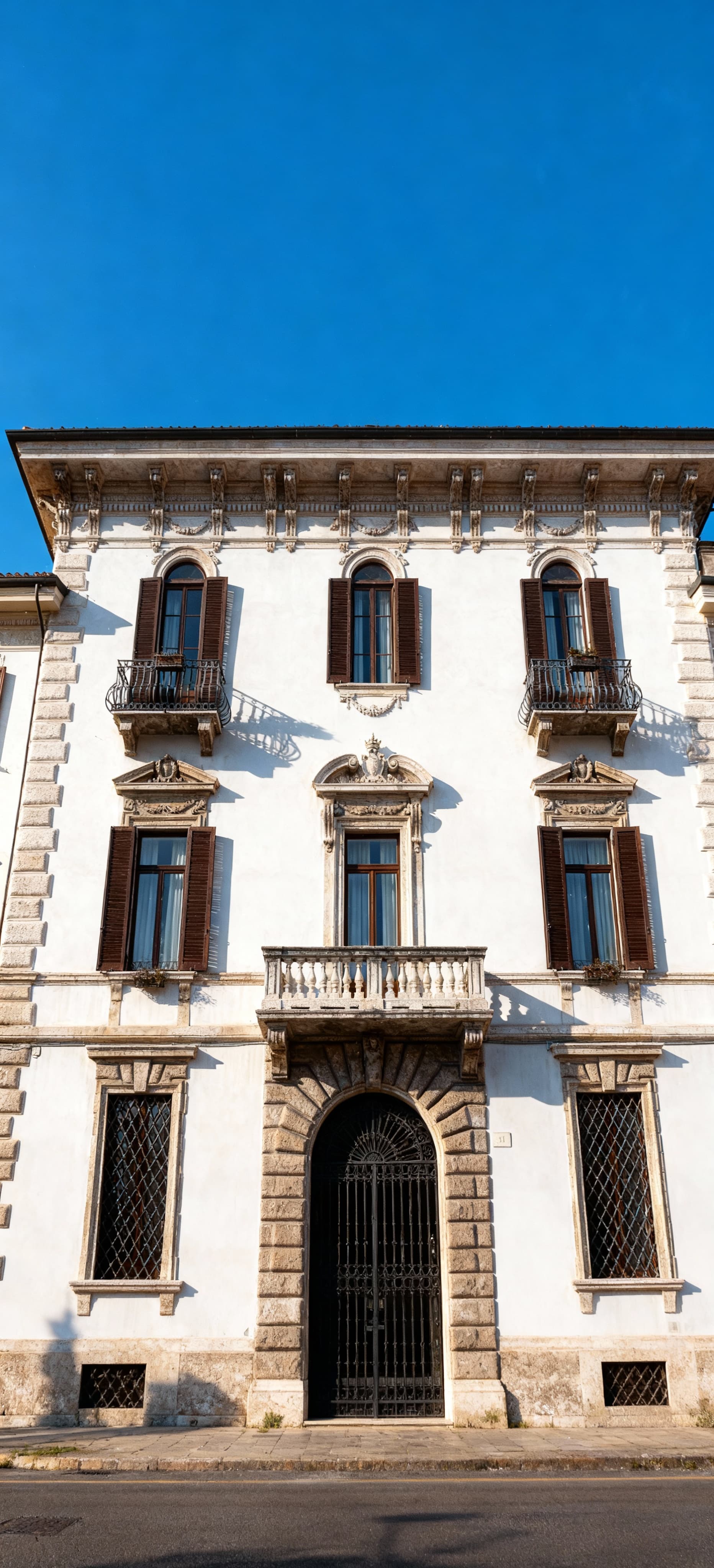 Elegant villas for sale in the tranquil Umbrian countryside, surrounded by stunning landscapes and rich cultural heritage.