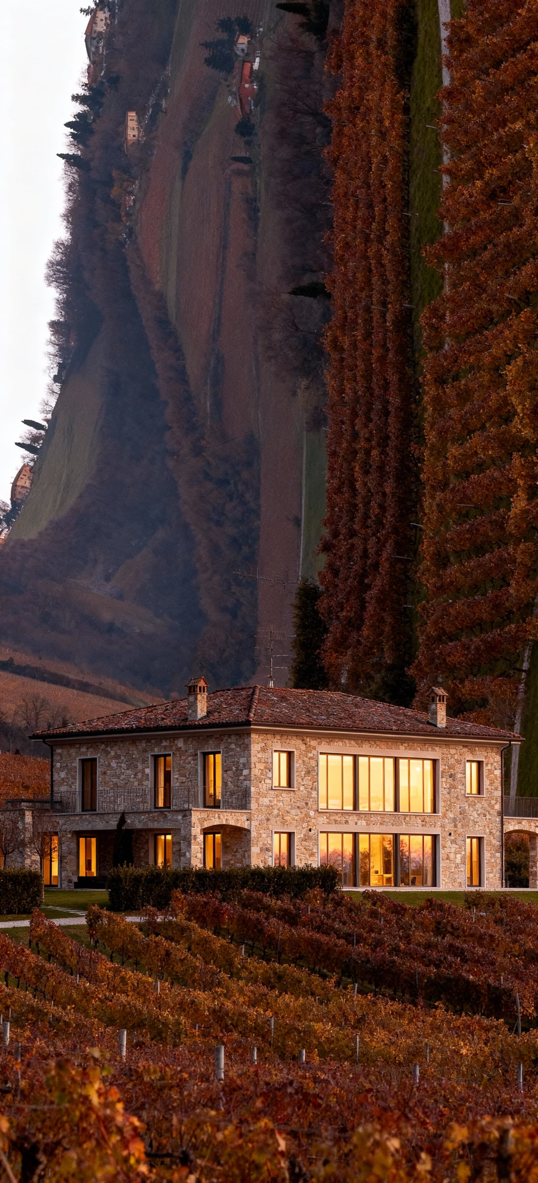 Charming agricultural properties for sale in Cuneo, Piedmont, nestled among scenic hills and vineyards.