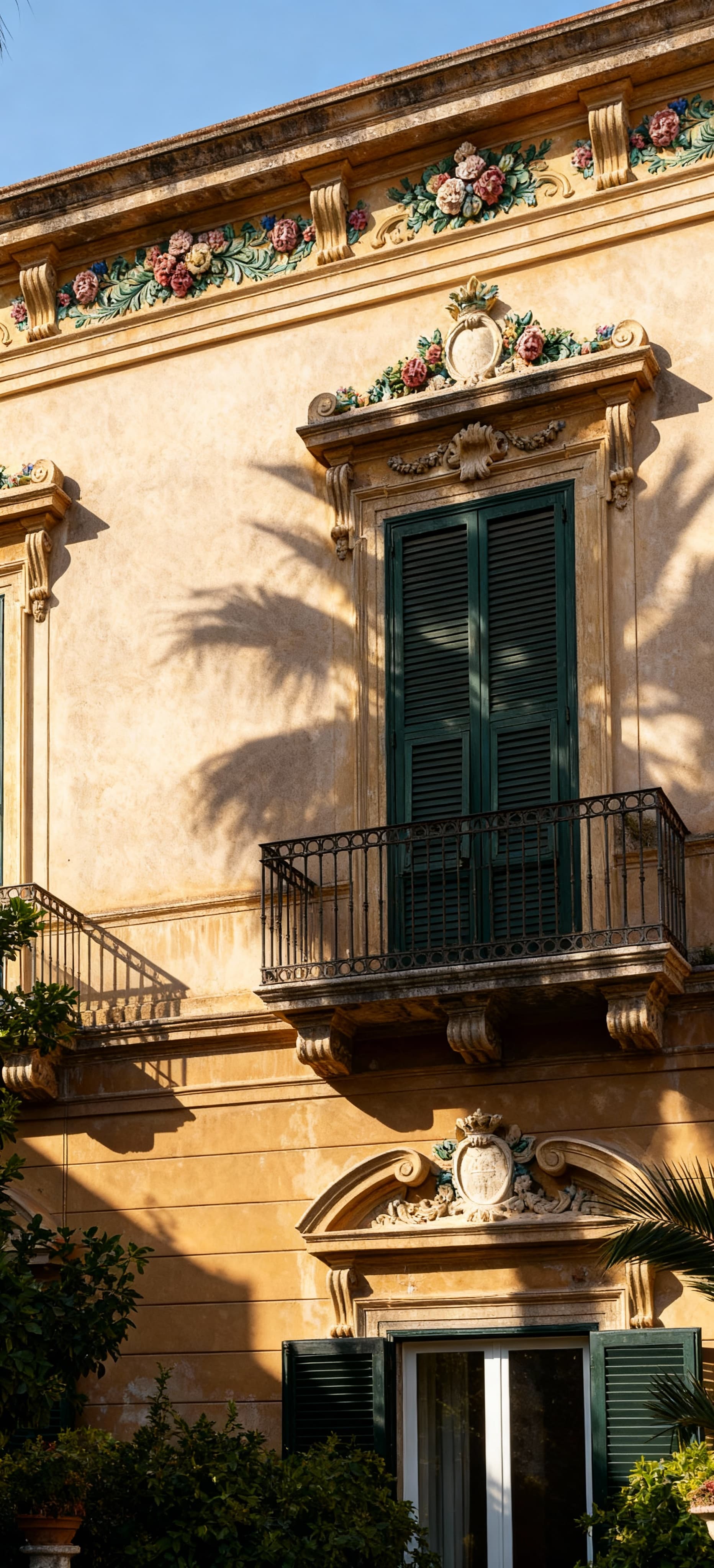 Independent houses for sale in Enna, Sicily, showcasing stunning architecture amidst breathtaking landscapes and rich history.