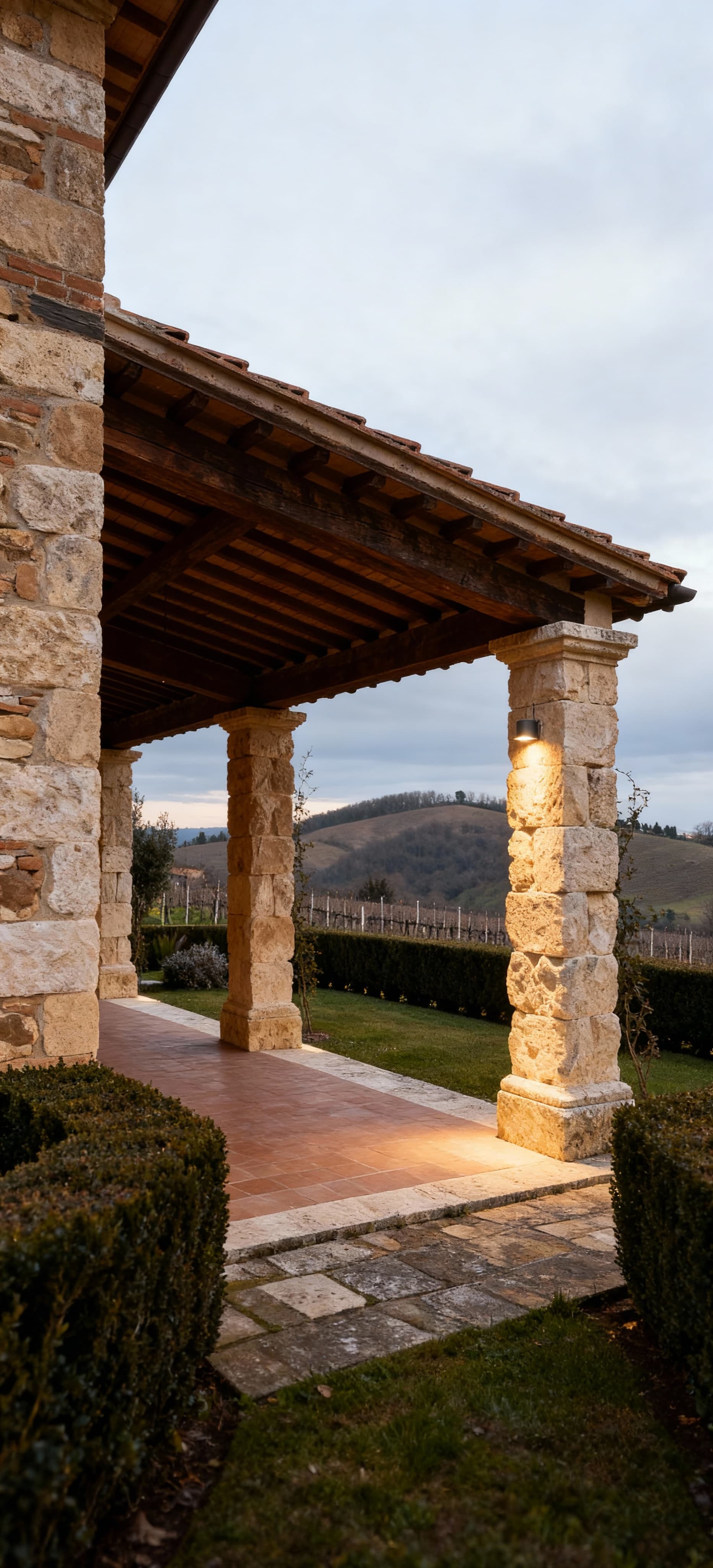 Charming Tuscan townhouses for sale in Siena's countryside, surrounded by hills, vineyards, and cultural heritage.