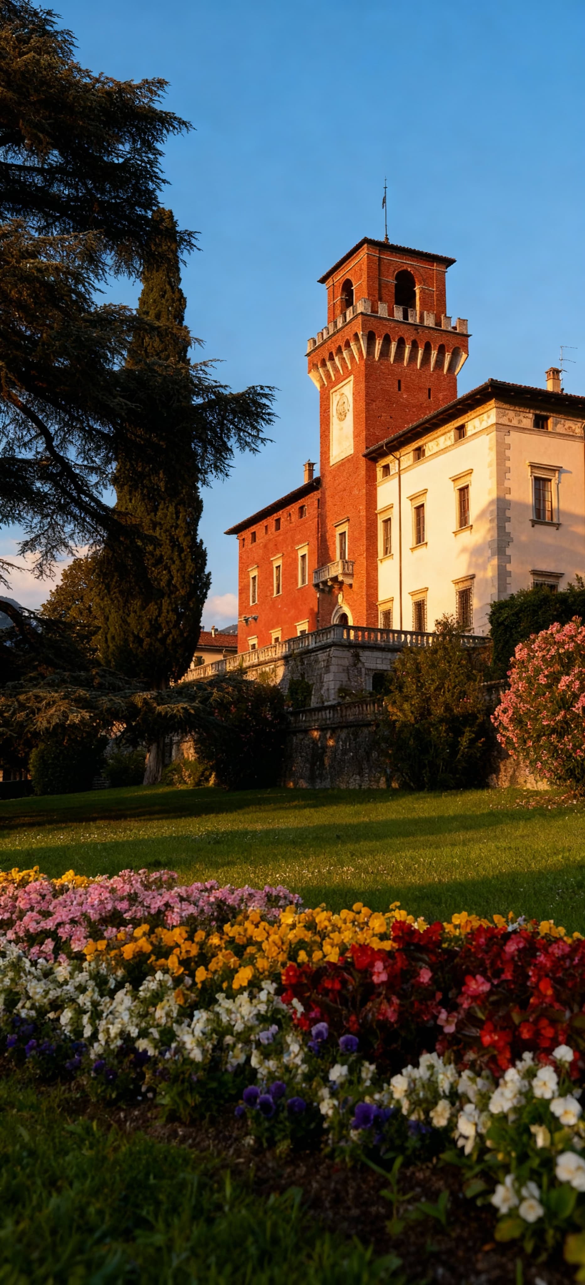 Luxury real estate for sale in Como, Lombardy, featuring stunning villas, historic homes, and breathtaking lake views.