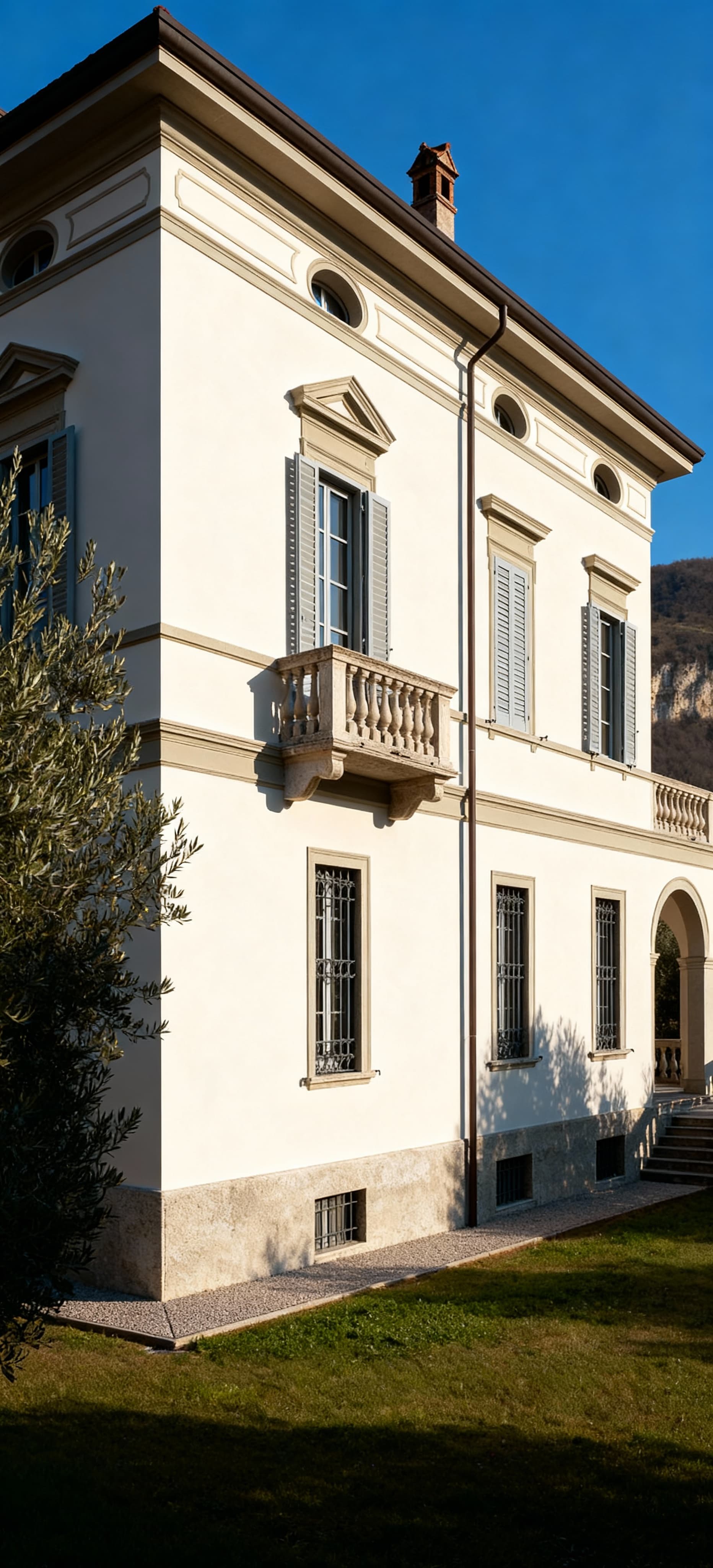 Charming townhouses for sale in Brescia, a historic city in Lombardy, featuring stunning views and rich cultural heritage.