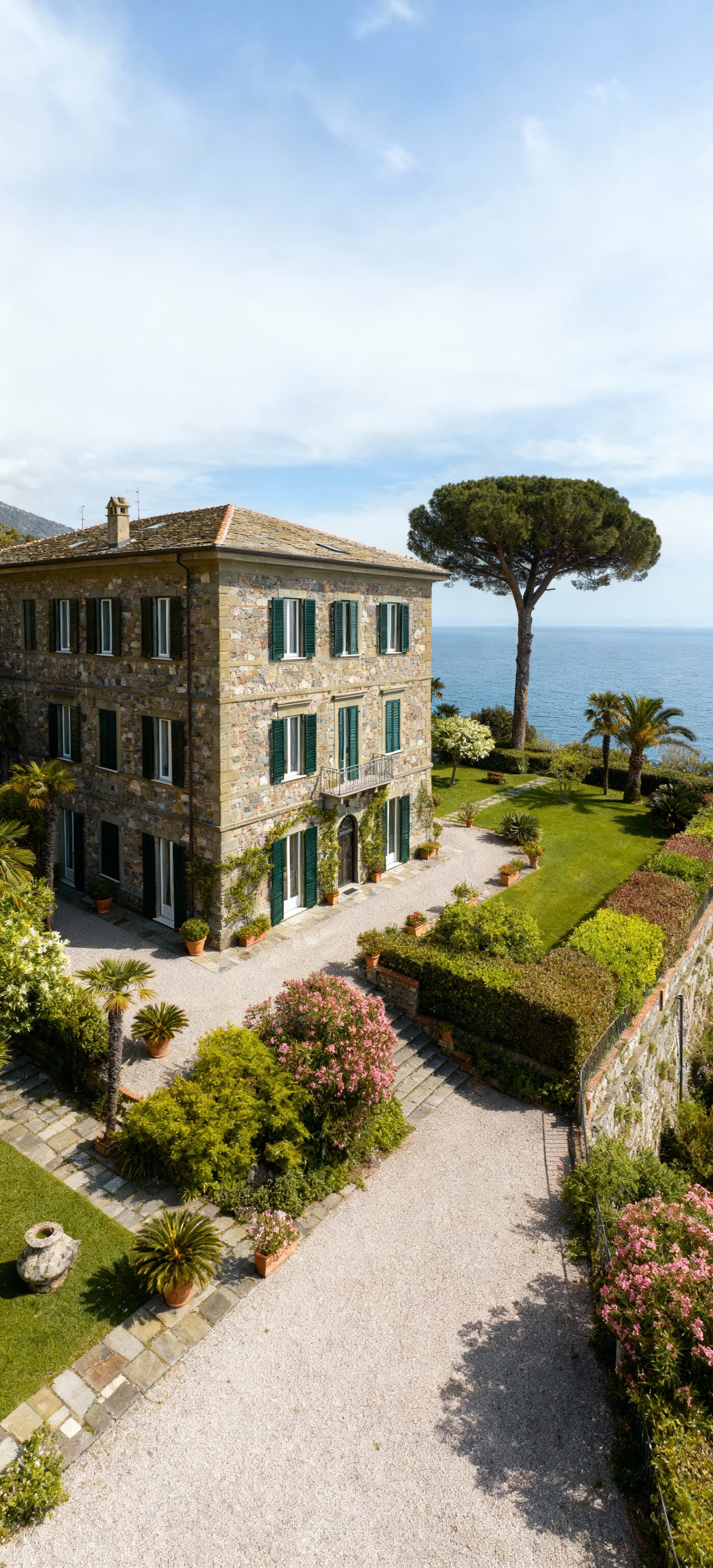 Luxury real estate for sale in Genoa’s city center, featuring elegant villas and modern penthouses with stunning sea views.