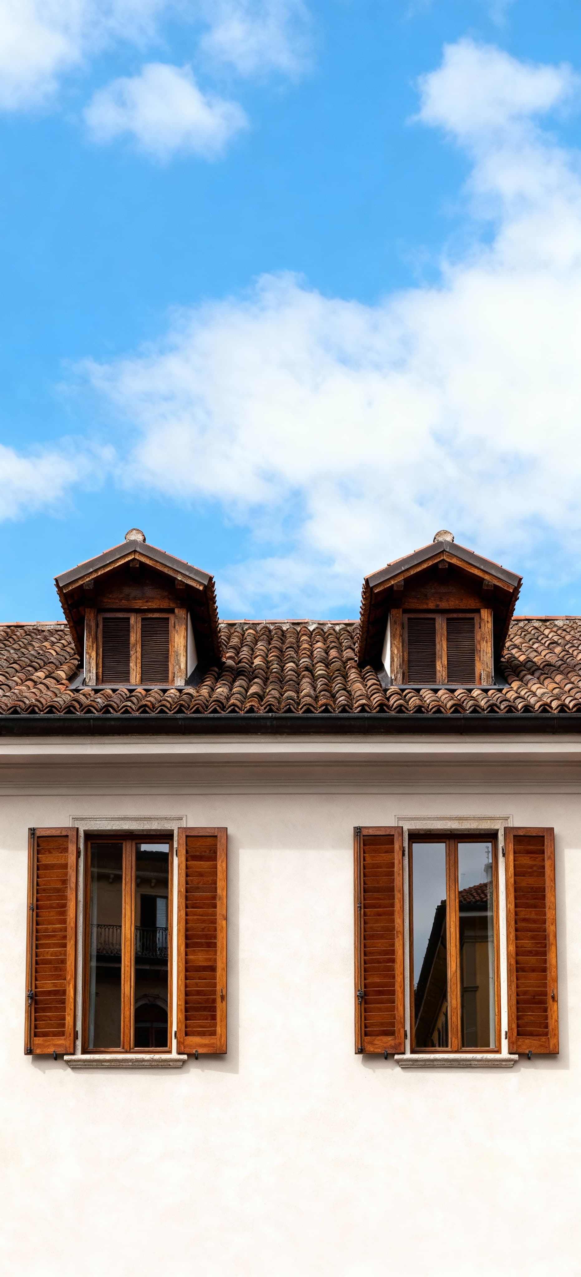 Houses for sale in Brescia, Lombardy, surrounded by stunning landscapes and rich in historical and cultural heritage.