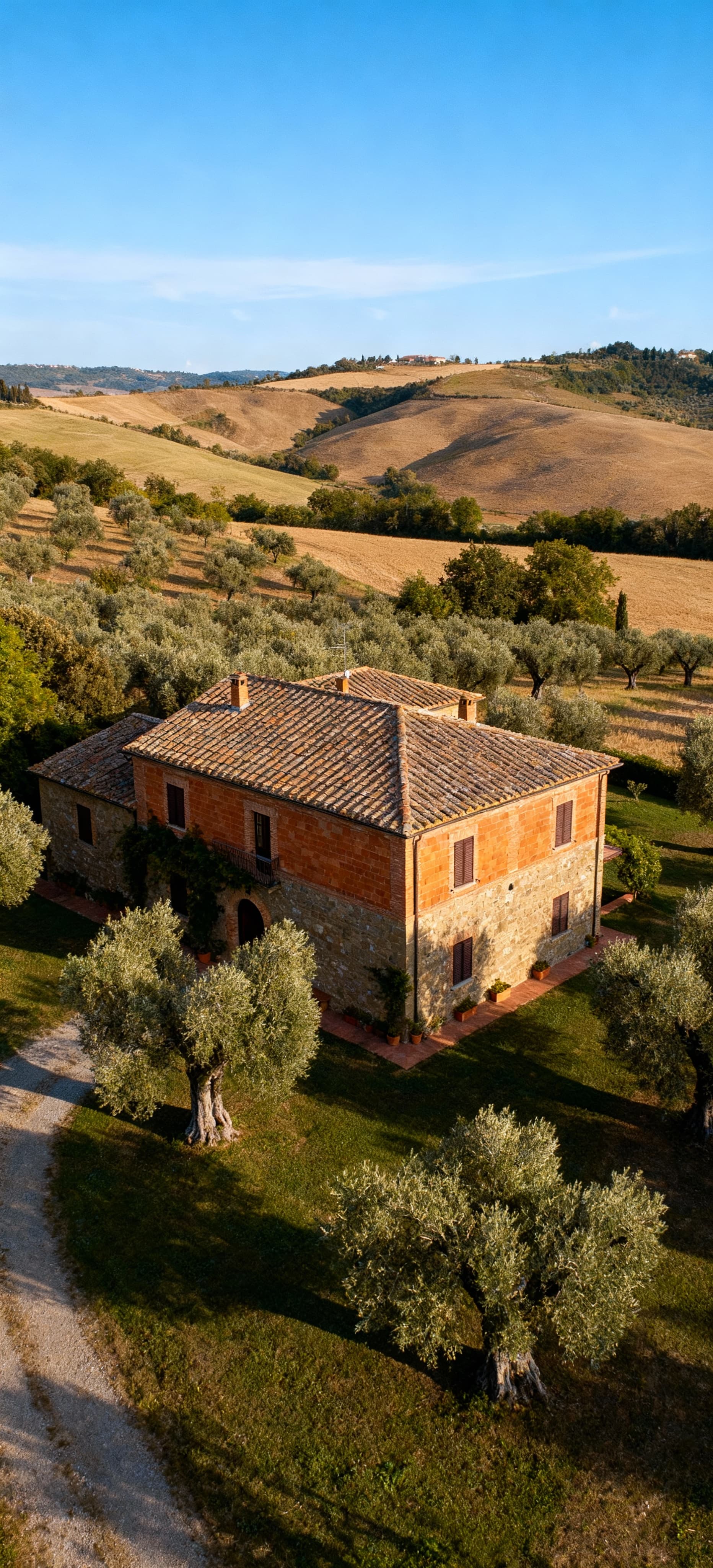 Luxury apartments for sale in Rome's countryside, featuring elegant villas, panoramic penthouses, and historic homes amidst stunning landscapes.