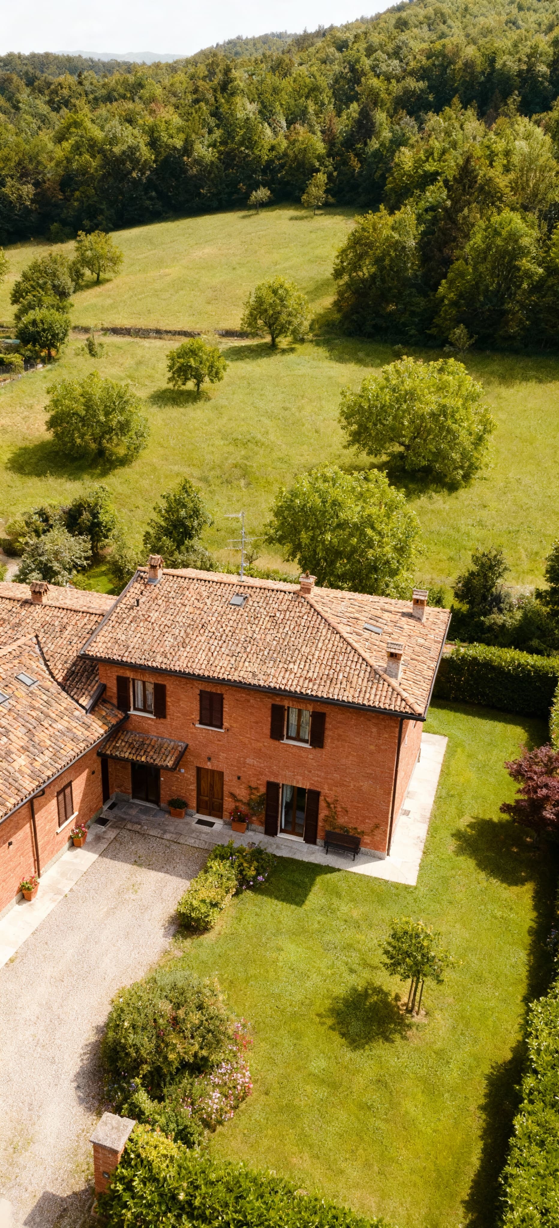 Elegant semi-detached houses for sale in Piemonte offer private spaces and scenic landscapes, ideal for families seeking comfort.