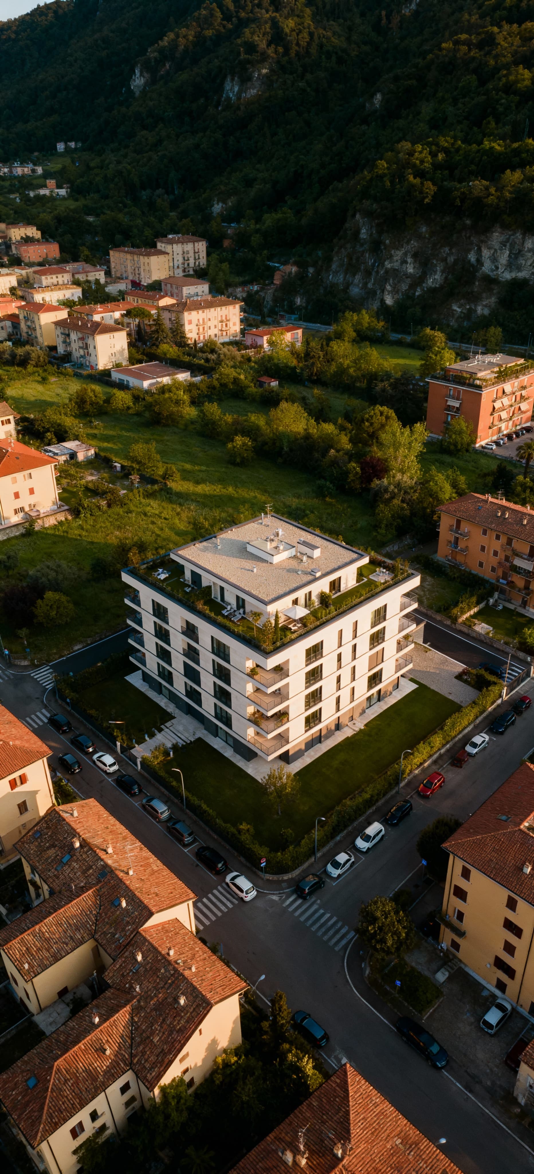 Rustic farmhouse for sale in Trentino Alto Adige, featuring breathtaking alpine views and authentic architecture amidst nature.