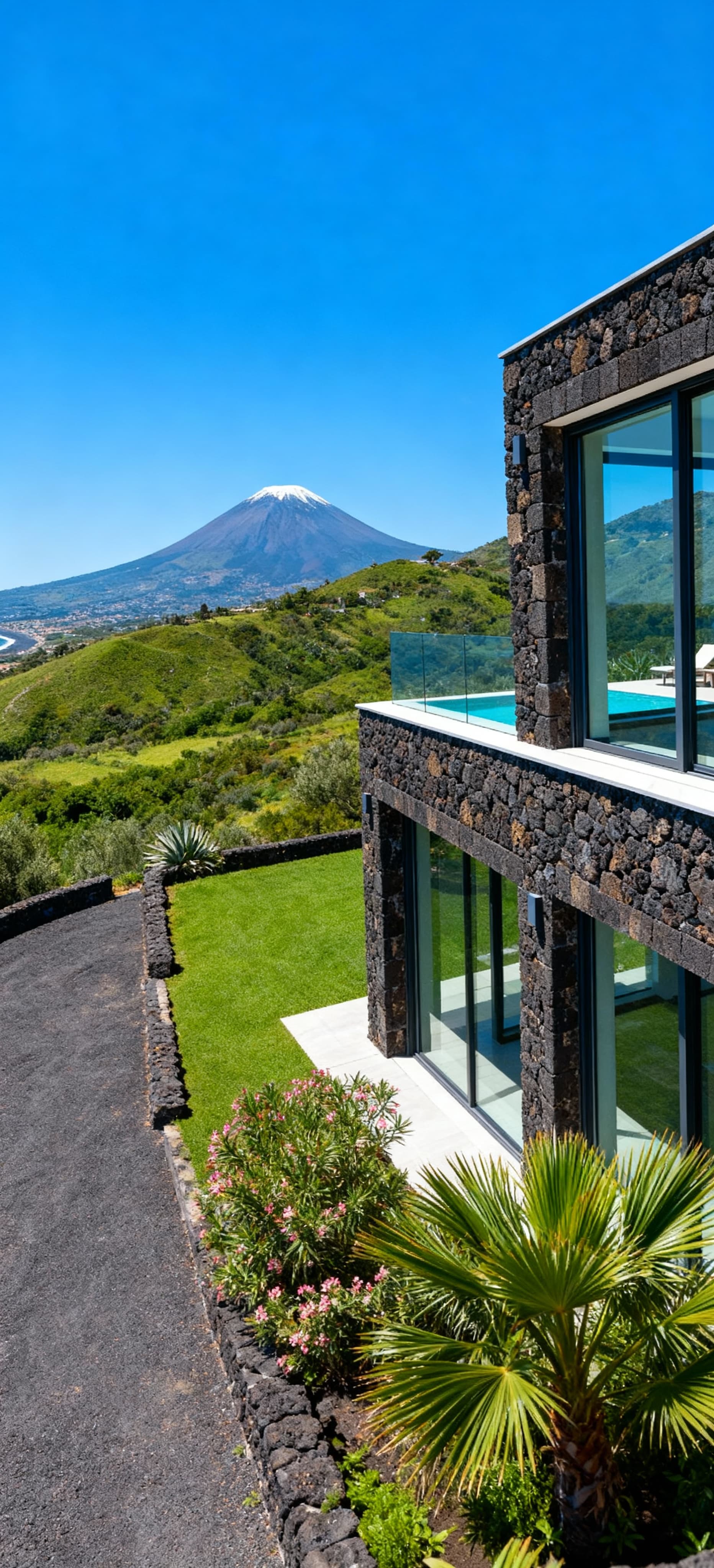 Luxury properties for sale in Catania, overlooking the sea and Mount Etna, featuring stunning villas and penthouses.