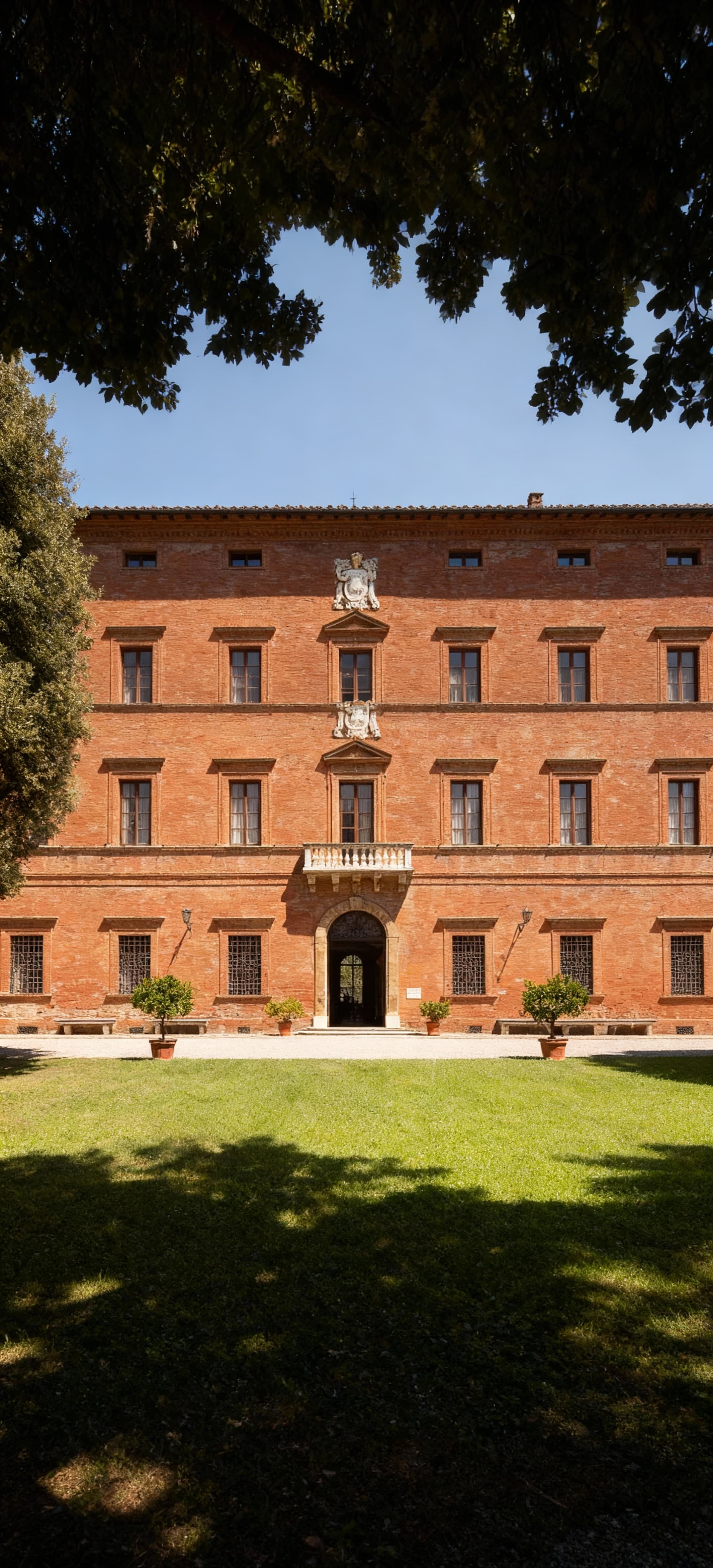 Noble palaces for sale in Arezzo city, embodying elegance and architectural heritage.