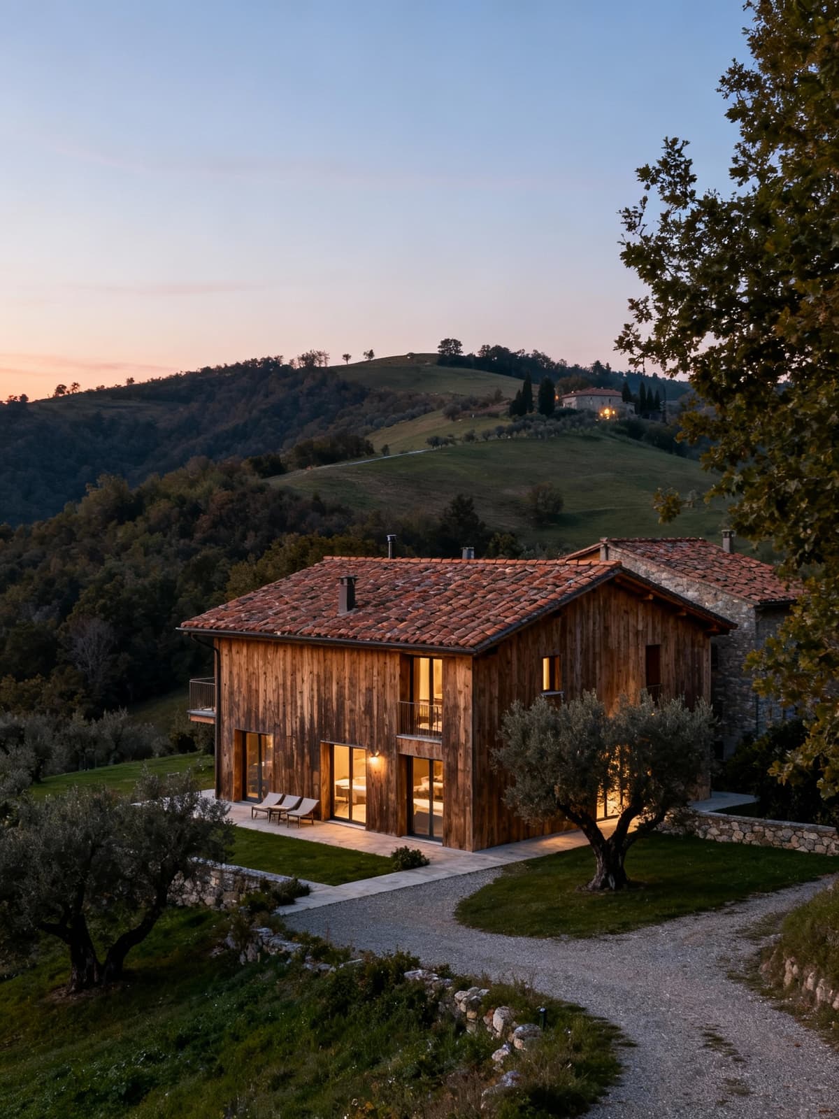 Agriturismi di charme tra le colline di Massa-Carrara, immersi in un paesaggio naturale e sereno della Toscana.