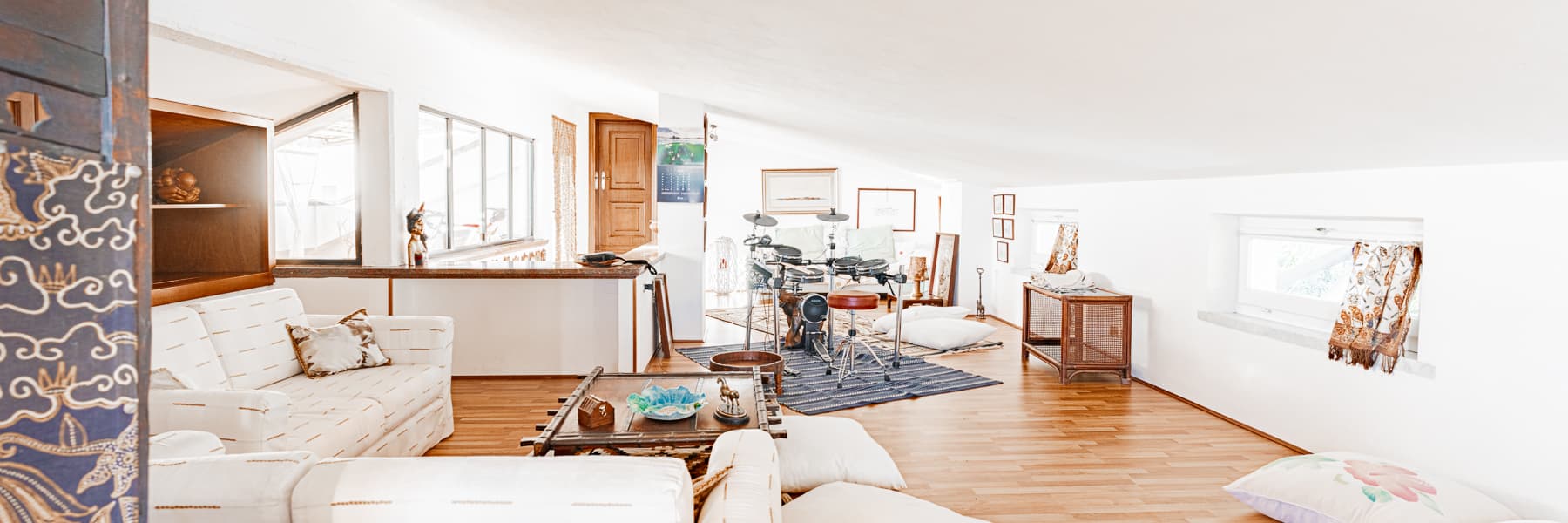 Enchanting Villa Overlooking Ligurian Hills, Castelnuovo Magra