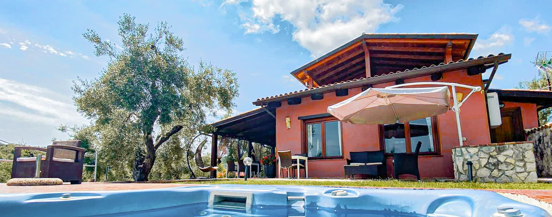 Casale di lusso a Itri, 520 mq tra verde e mare