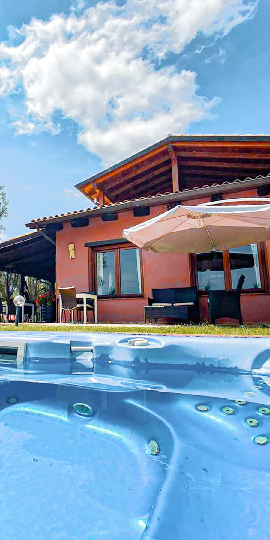 Casale di lusso a Itri, 520 mq tra verde e mare