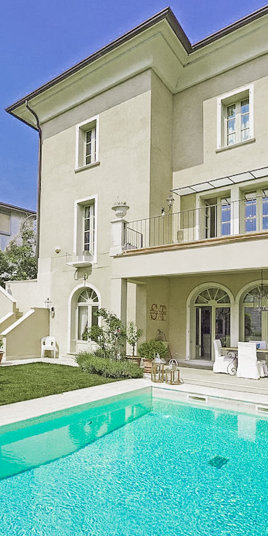 Villa with Views in Roè Volciano, Lake Garda