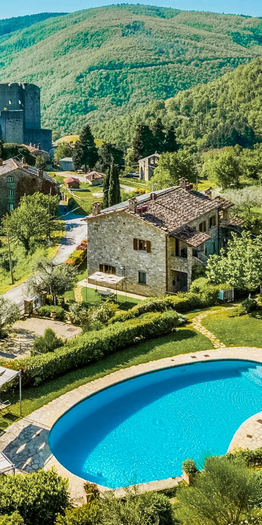 Casale con piscina e giardino panoramico a Cortona