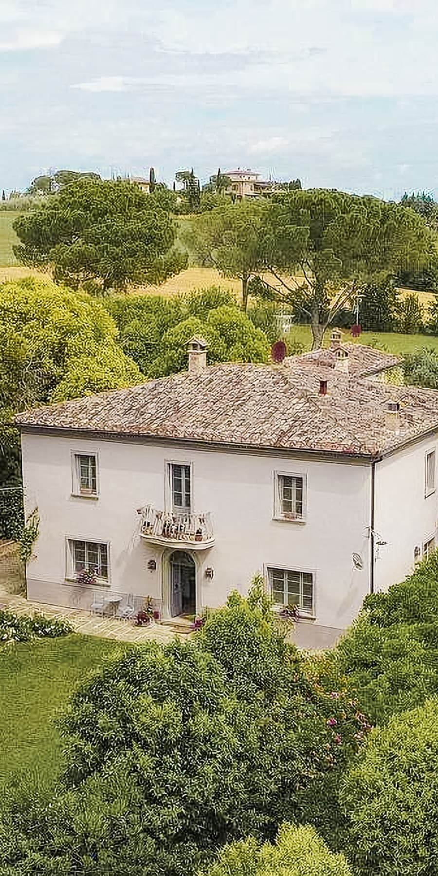 Villa immersa nel verde, Foiano della Chiana, Toscana