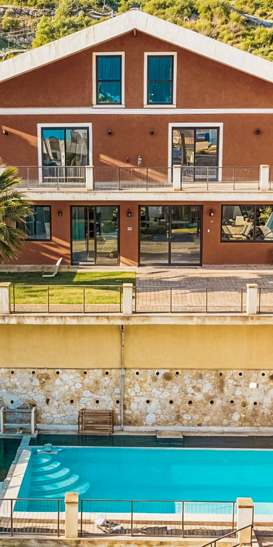 Villa panoramica a Messina, 670 mq di lusso e comfort