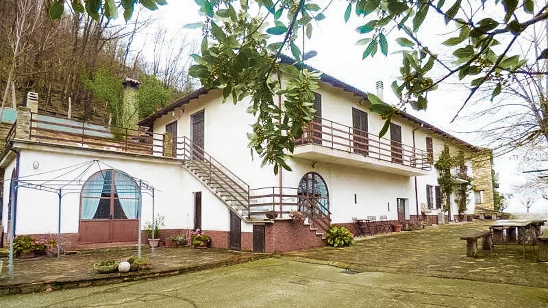 Azienda Agricola di Lusso a Serole, Monferrato