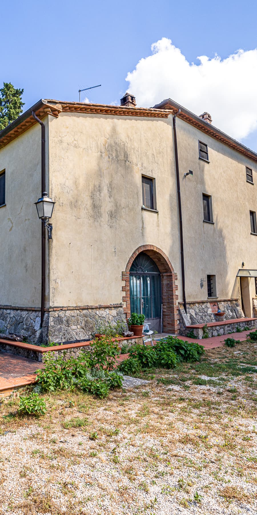 Casale storico con piscina nella campagna toscana